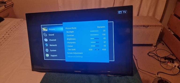 image for 32" Samsung TV  + Wall Hanger