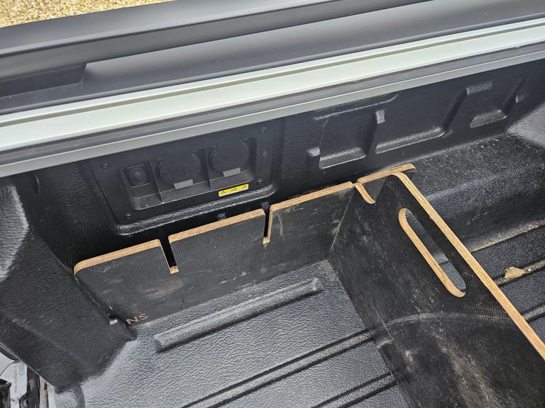 Ford Ranger 2023 + Rear Load Bed Adjustable DividerDivider