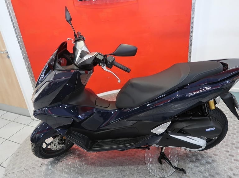 Brand new 2025 Honda PCX125 DX