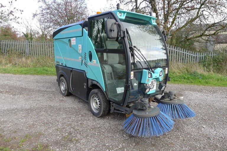 JOHNSTON CN101 COMPACT SWEEPER