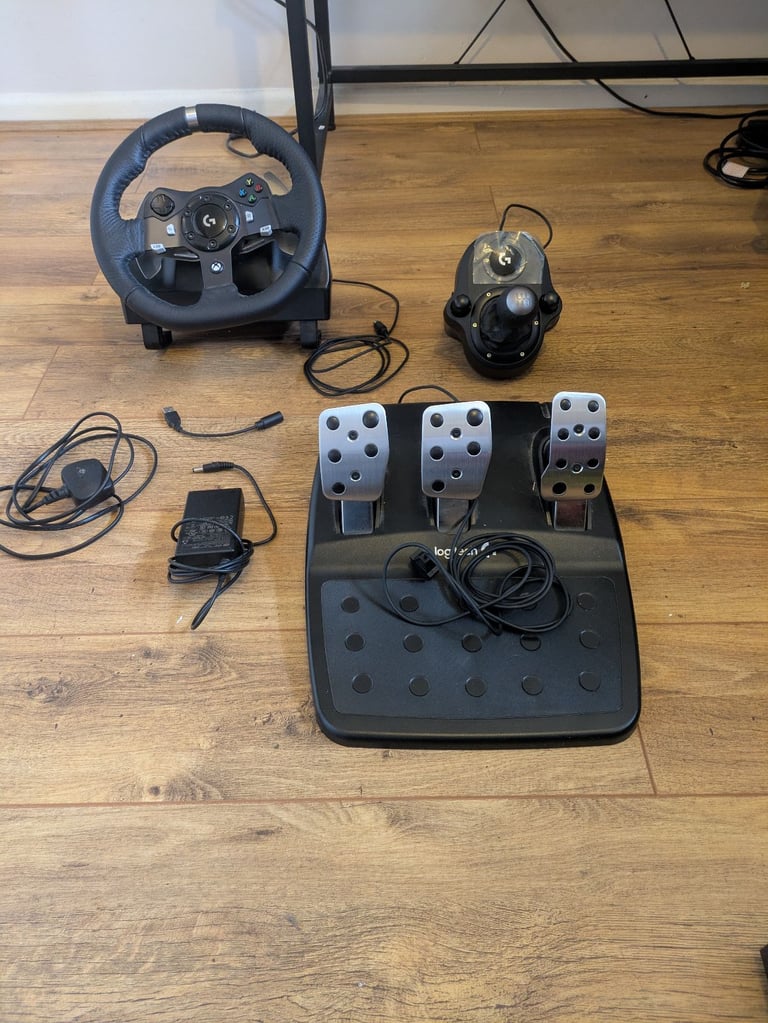 Xrocker racing seat and Logitech G920