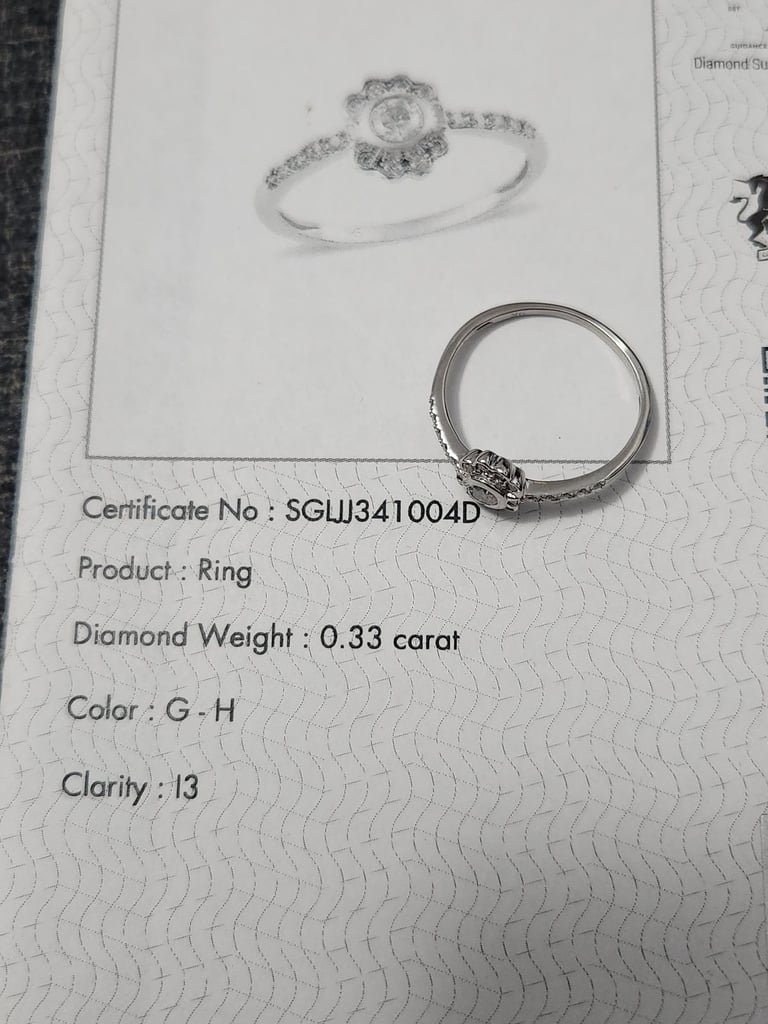 9ct White Gold Certified Natural Diamond Ring Size Q Brand new 