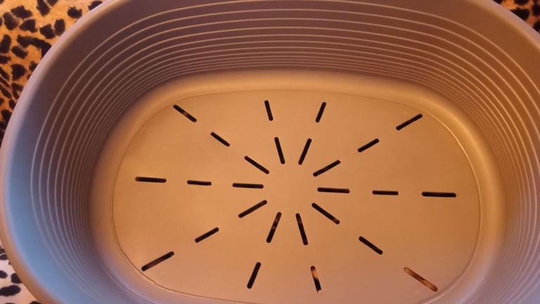 Dog bed large size ex condition as new £20 