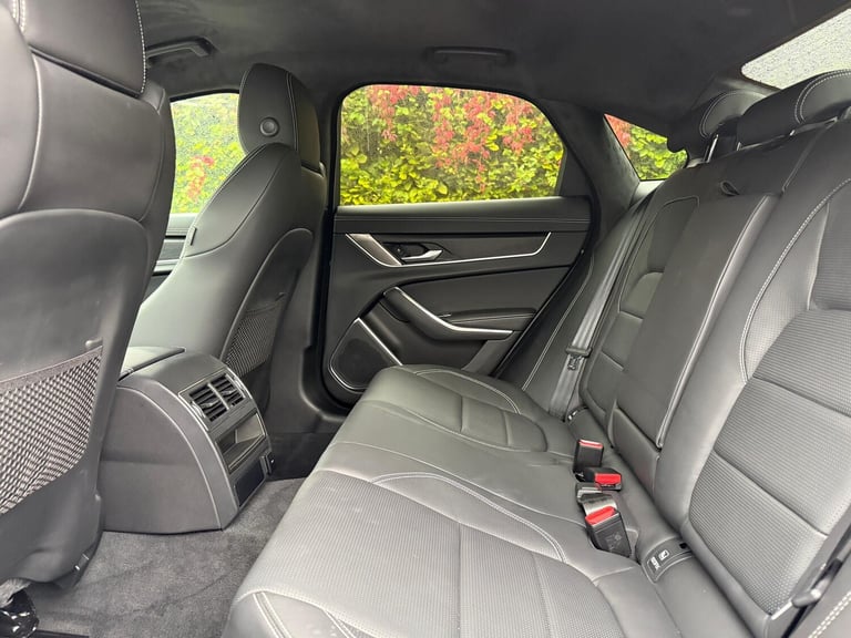 2023 Jaguar XF 2.0 P250i R-Dynamic HSE Black Saloon 4dr Petrol Auto Euro 6 (s/s) (250 ps) Petrol ...