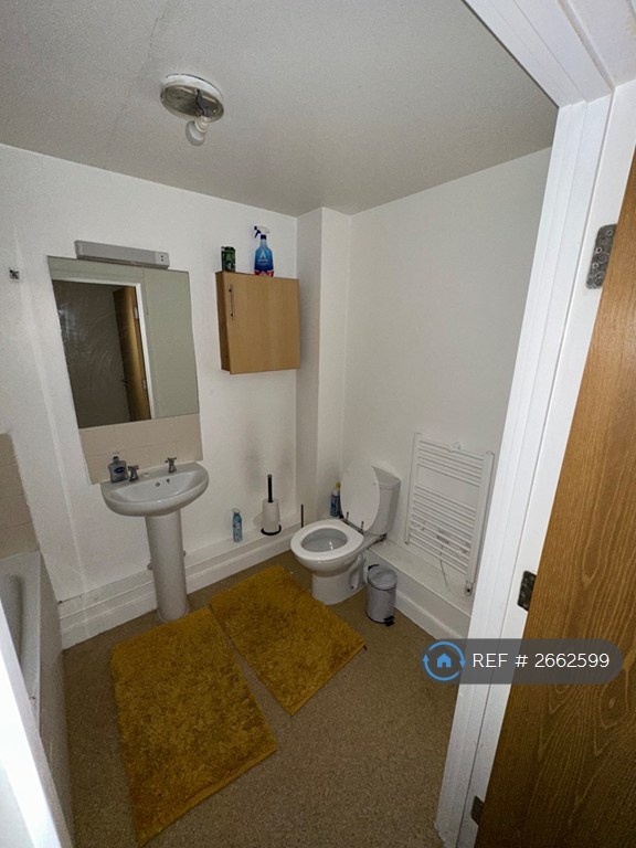 3 bedroom flat in Boulevard Drive, London, Colindale, NW9 (3 bed) (#2662599)