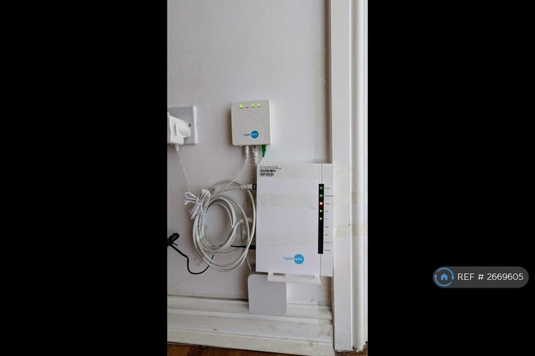 2 bedroom flat in Berberis House, Feltham, TW13 (2 bed) (#2669605)