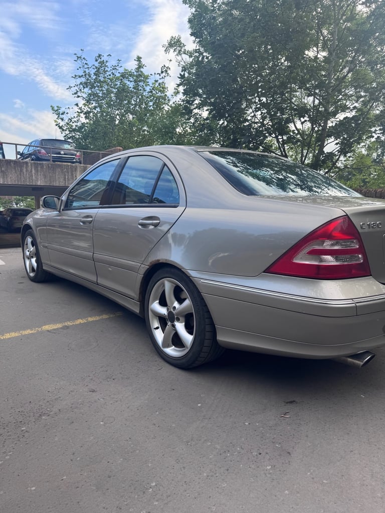 2003 MERCEDES-BENZ C CLASS C180K Avantgarde SE 4dr AUTO PETROL SILVER SALOON VGC