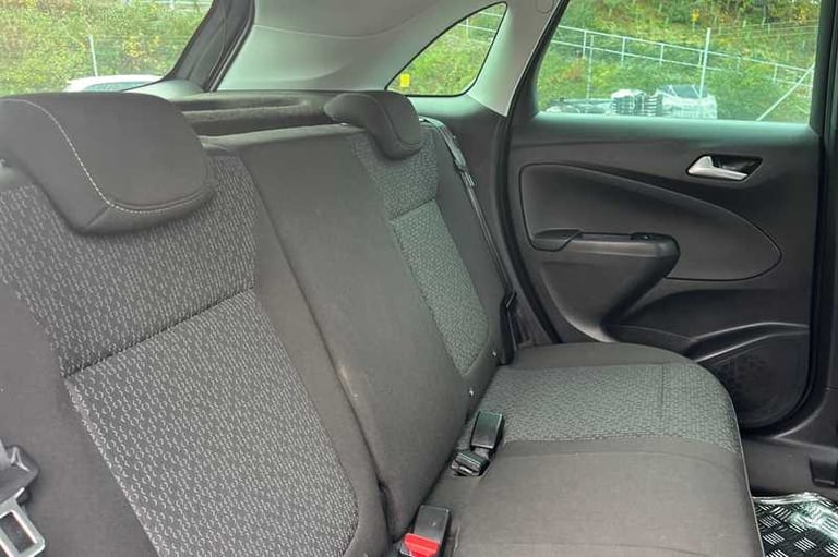 2021 Vauxhall Crossland 1.2i (83 PS) Griffin 5 Door Petrol SUV *** 1 Private Owner from New ***  ...