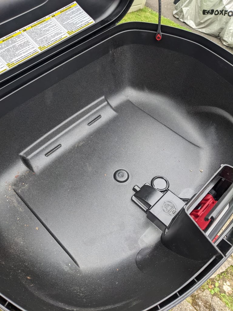 Givi top box and base plate