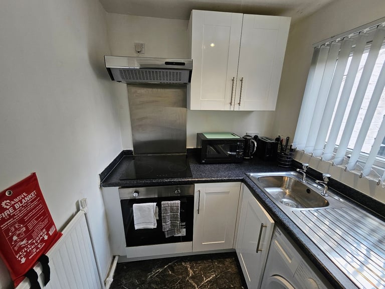 Studio Flat | Kitchen, Parking, Washer