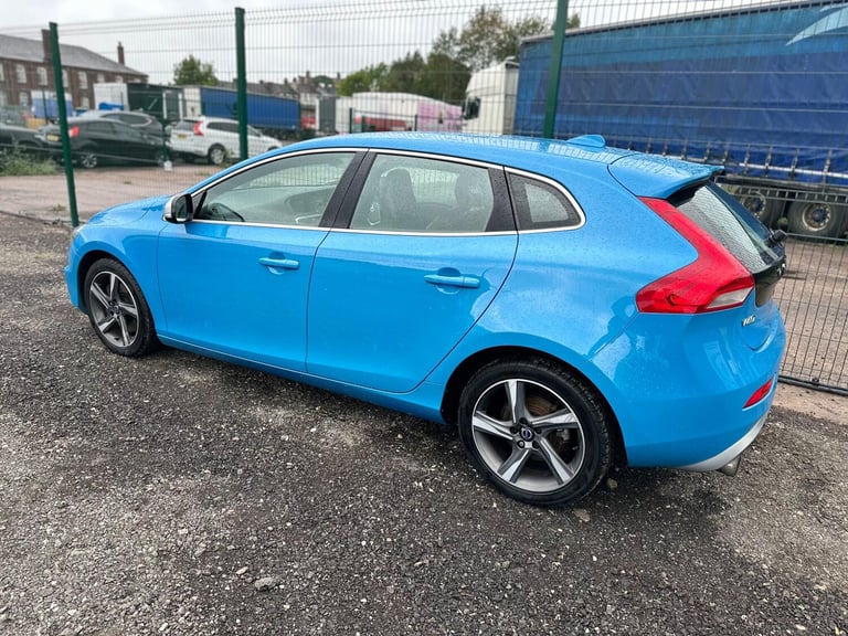 2014 Volvo V40 2.0 D3 R-Design Euro 5 (s/s) 5dr HATCHBACK Diesel Manual