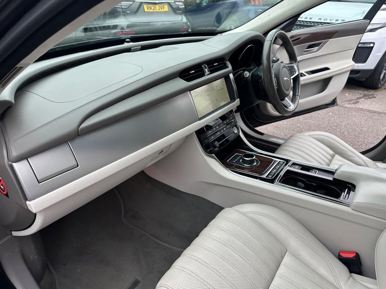 2018 Jaguar XF 2.0i Portfolio Sportbrake Auto Euro 6 (s/s) 5dr ESTATE Petrol Automatic