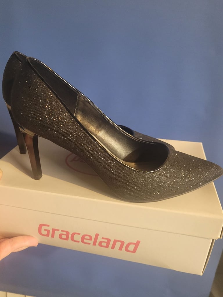 image for Festive heels UK6 