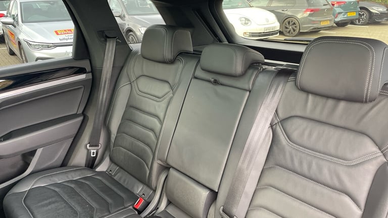 2018 Volkswagen Touareg 3.0 V6 TDI 4Motion R-Line Tech 5dr Tip Auto Diesel Estate Estate Diesel A...