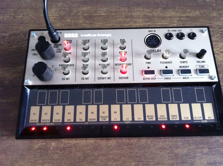 KORG VOLCA KEYS ANALOGUE LOOP SYNTH