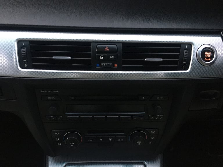 BMW 320si 2.0 Petrol Saloon *1/500 MADE FOR UK* 4 Door Manual 320 SI