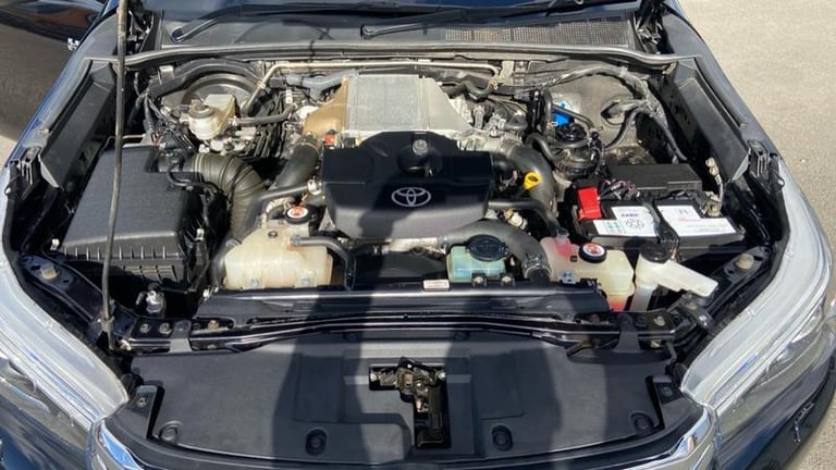 2019 Toyota Hilux 2.4 D-4D Invincible Pickup Double Cab 4dr Diesel Manual 4WD Euro 6 (s/s) (T Pic...