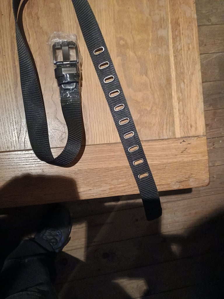 Brand new men's belt very White buckle.