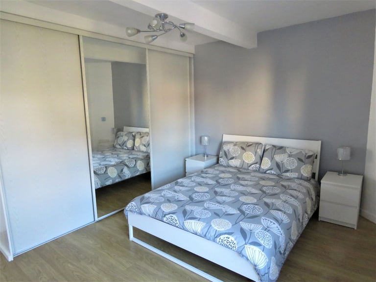 2 Bed Flat - Hutchison Avenue EH14