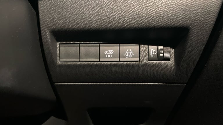 2024 Peugeot 208 50kWh E-Style Hatchback 5dr Electric Auto (7.4kW Charger) (136 ps) Hatchback Ele...