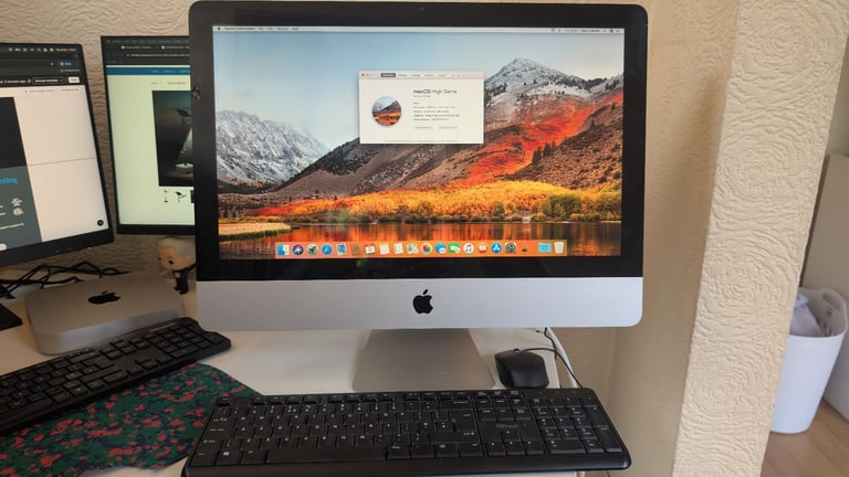 Apple iMac Desktop Computer with Keyboard & Mouse