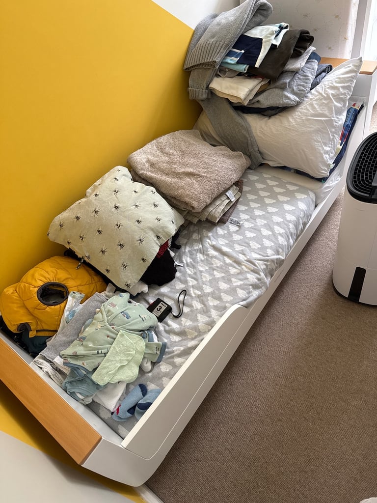 image for SnuzKot Skandi Cot / Toddler Bed, Mattress, Protector. And changing unit/drawers