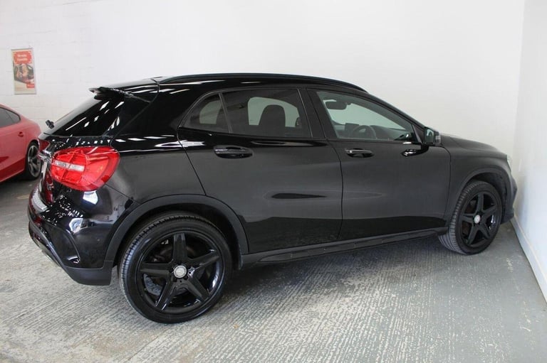 MERCEDES-BENZ GLA CLASS 2.1 GLA220d AMG Line (Premium Plus) 7G-DCT 4MATIC Euro