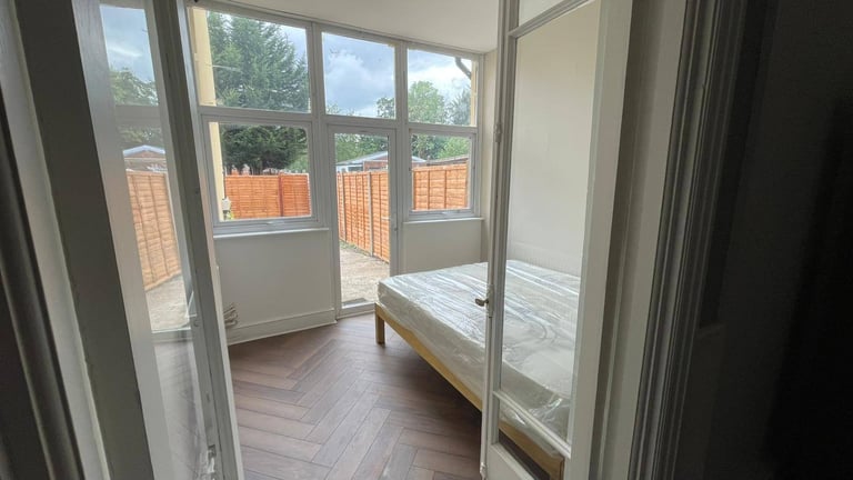 1-Bed/Ground-floor with Garden Access - Dss Considered