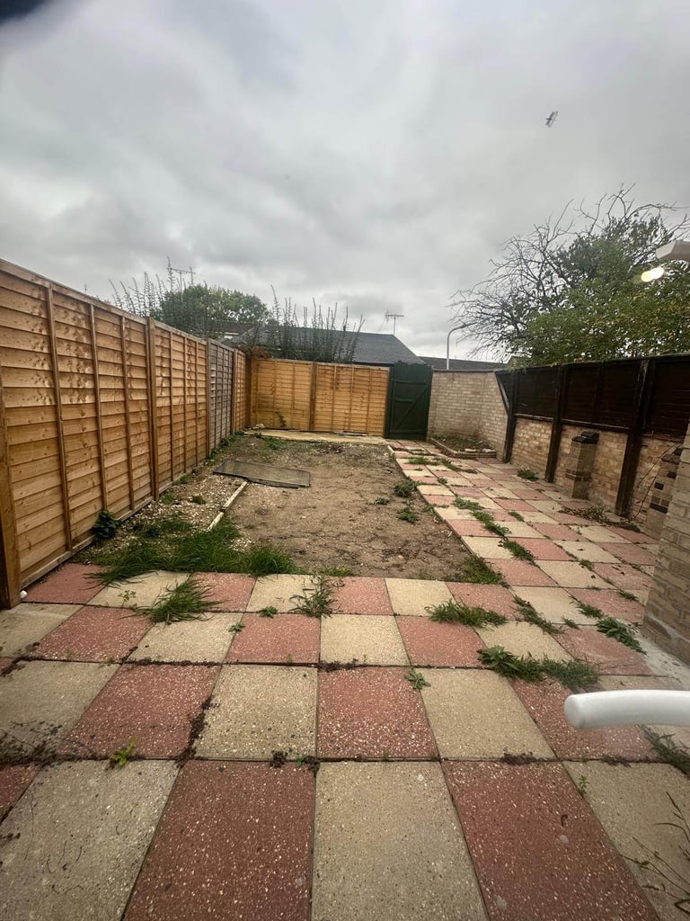 Spacious 3 Bedroom with 2 Reception House Available To Let In Romford (SS13 3PD)