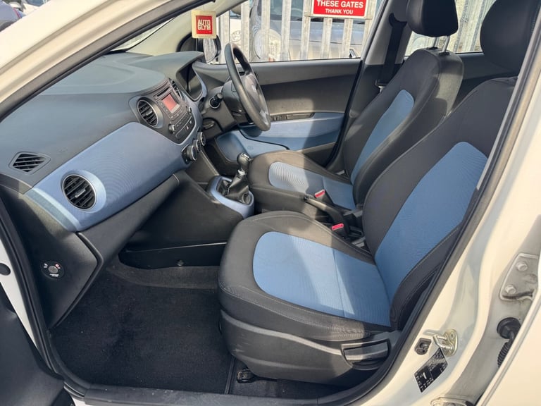 2014/14 HYUNDAI i10 1.0 SE 5DOOR ONLY 49K FULL HISTORY £20 ROAD TAX GREAT MPG 