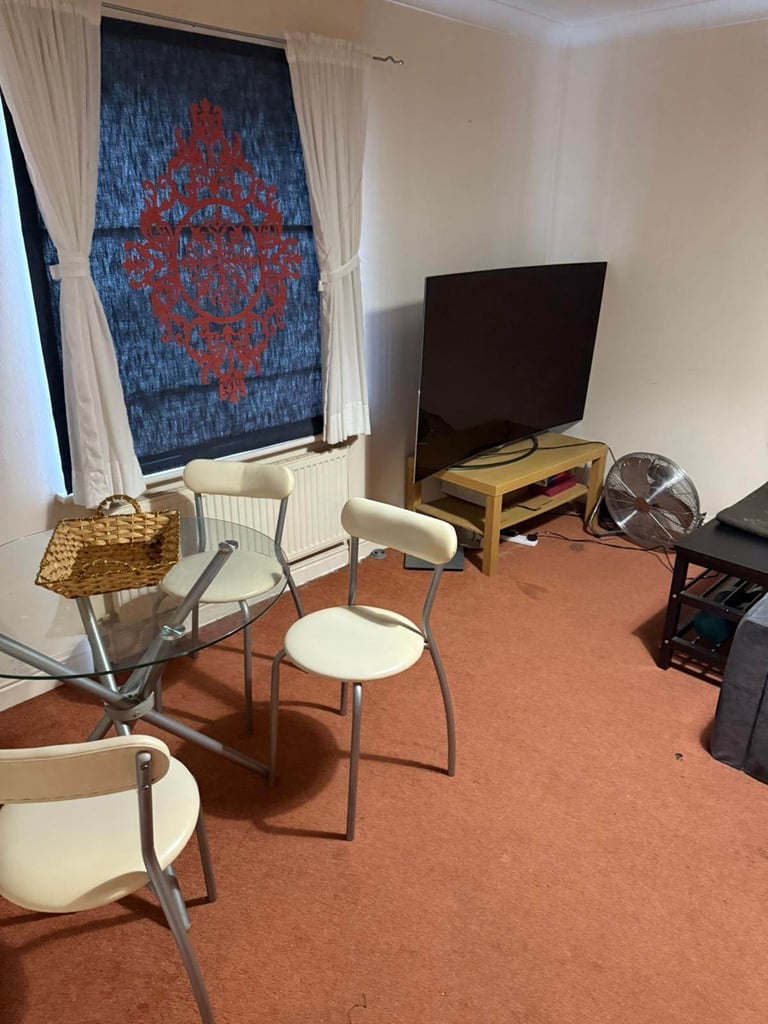 2 bed first floor flat for rent in chafford hundred grays