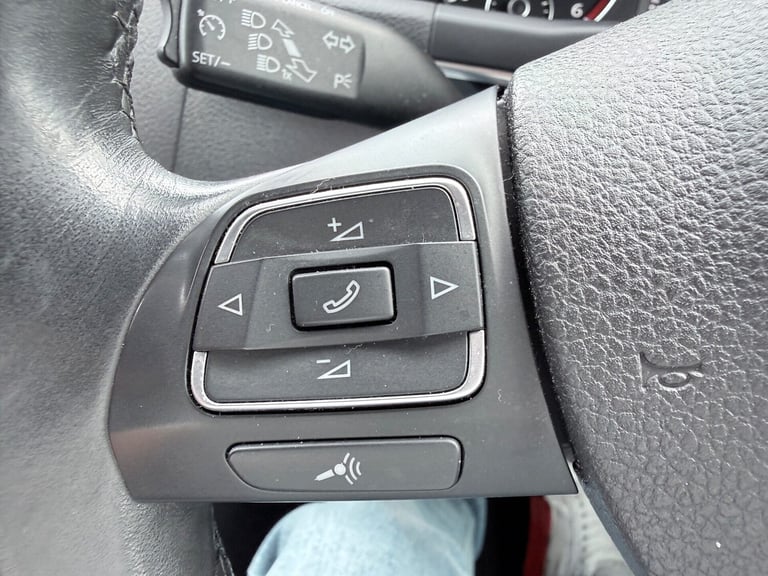 2012 Volkswagen Touran SPORT TDI BLUEMOTION TECH 7 SEATER MPV Diesel Manual