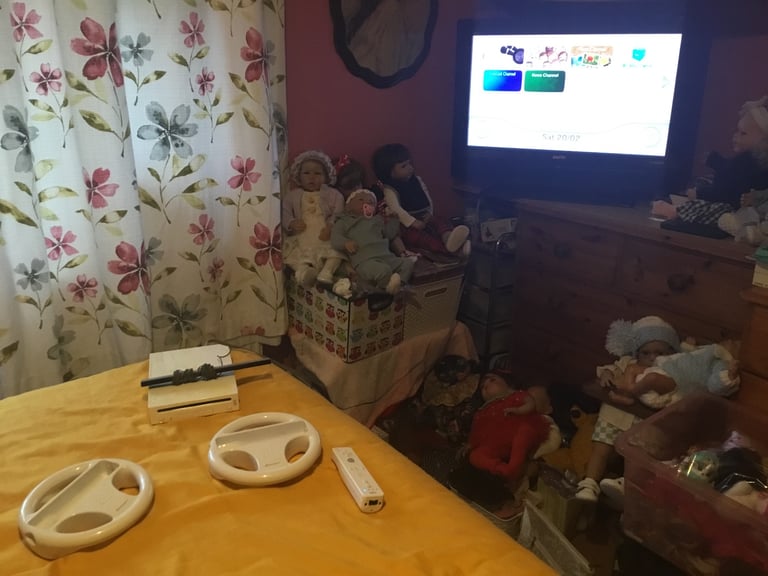 Wii console bundle,Mario kart,2 x wheels,controller 