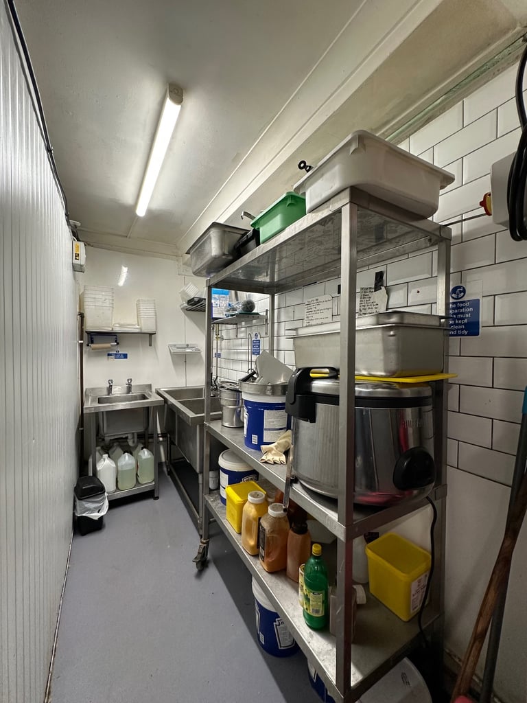 Exceptional & Prime Location Takeaway Lease for Sale Grays RM17 