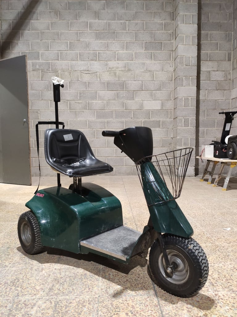 Golf buggy lithium battery