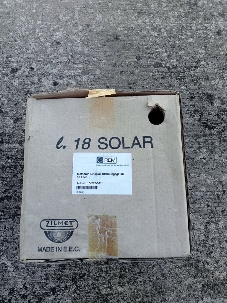 Hot Water Solar Systems 2 and 3 Panels available 