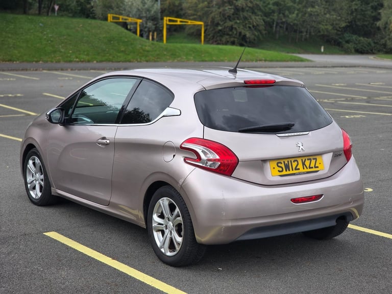 2012 Peugeot 208 1.4 VTi Allure Euro 5 3dr HATCHBACK Petrol Manual