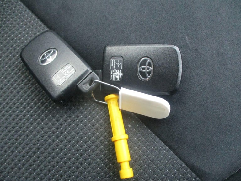  Toyota RAV4 2.5 VVT-h Design SUV 5dr Petrol Hybrid CVT Euro 6 (s/s) (197 ps) Petrol/Electric Hyb...