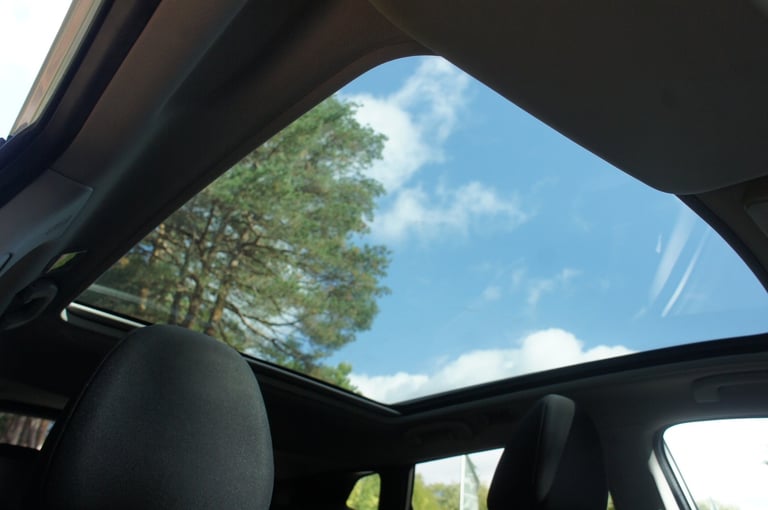 2015 Nissan Qashqai 1.6 dCi N-Tec+ 5dr HATCHBACK Diesel Manual