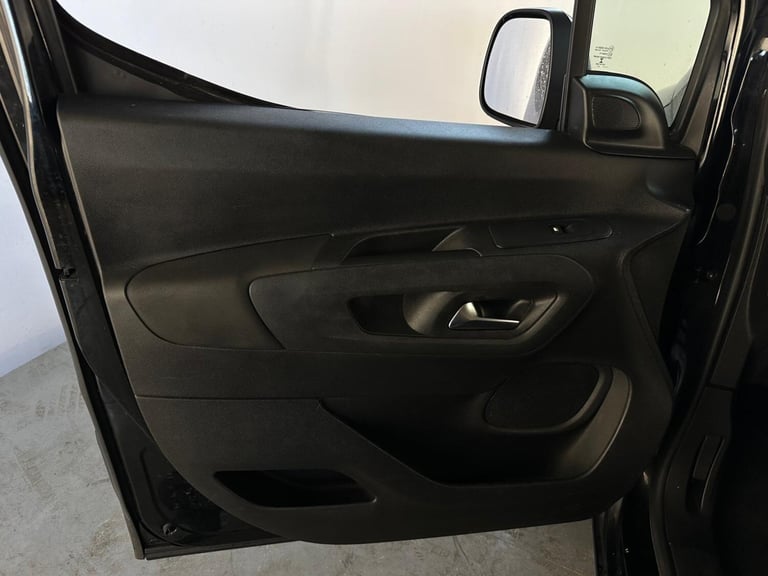 2022 Vauxhall Combo Life 1.5 Turbo D SE Euro 6 (s/s) 5dr (7 Seat) MPV Diesel Manual