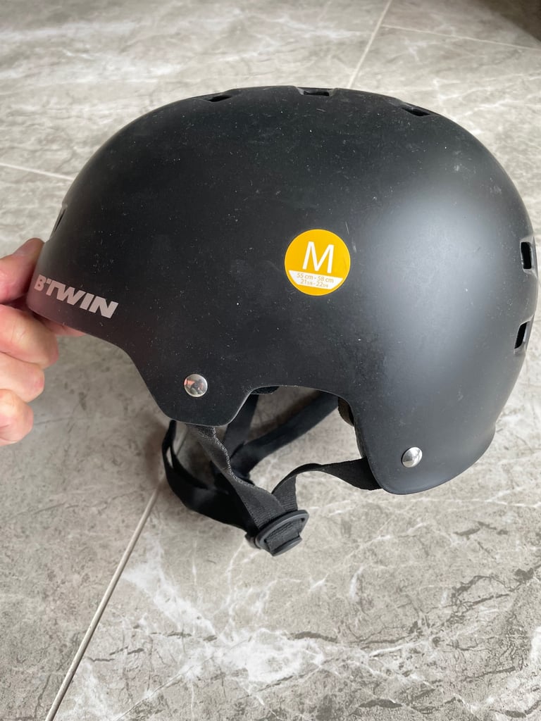 Sports helmet