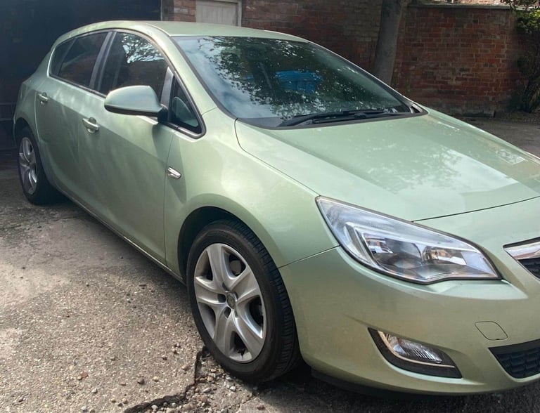 image for Vauxhall, ASTRA, EXCLUSIV, 2011, Manual, 1686 (cc), 5 doors