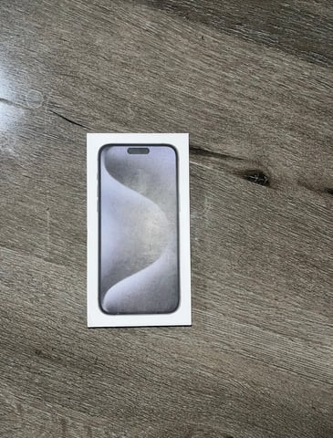 Apple iPhone 15 Pro Max (1TB) Svart titan 