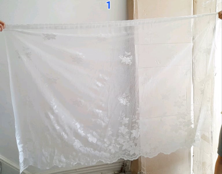 White net curtain 148cm width & 109cm length