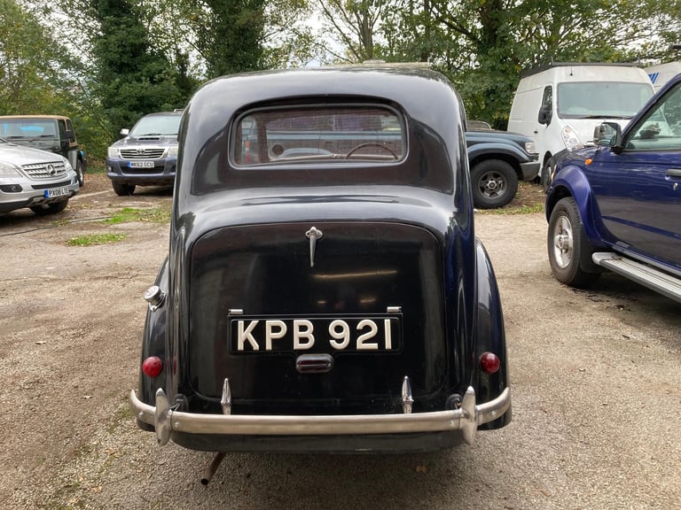 1946 Austin 8 4 DOOR SALOON (UNRESTORED ROCK SOLID ROT FREE SPECIMEN) ART-DECO !
