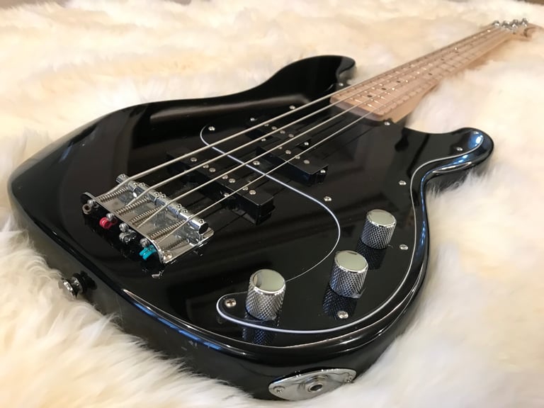 Squier Affinity Precision Bass Guitar PJ MN, Black, good condition, set up 