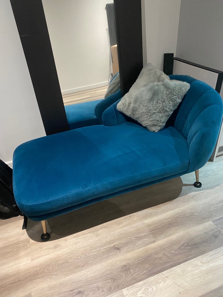 image for Blue Chaise lounge 