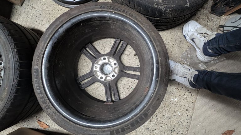 BMW 320 5 rims 4 tyres 2012 
