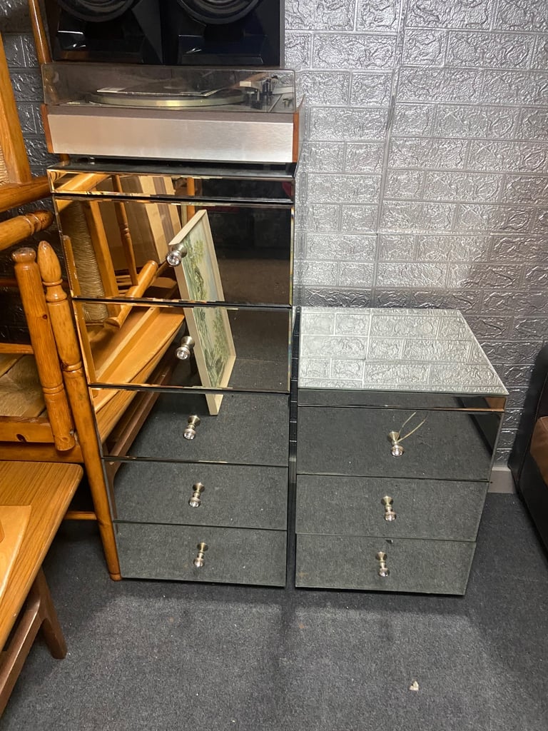 Mirrored chest of drawers & bedside 