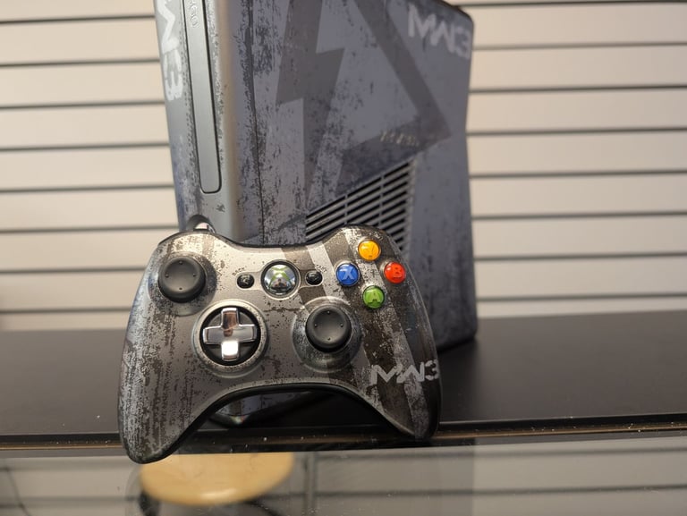 image for Xbox 360 Modern Warfare 3 Limited Edition (320GB)